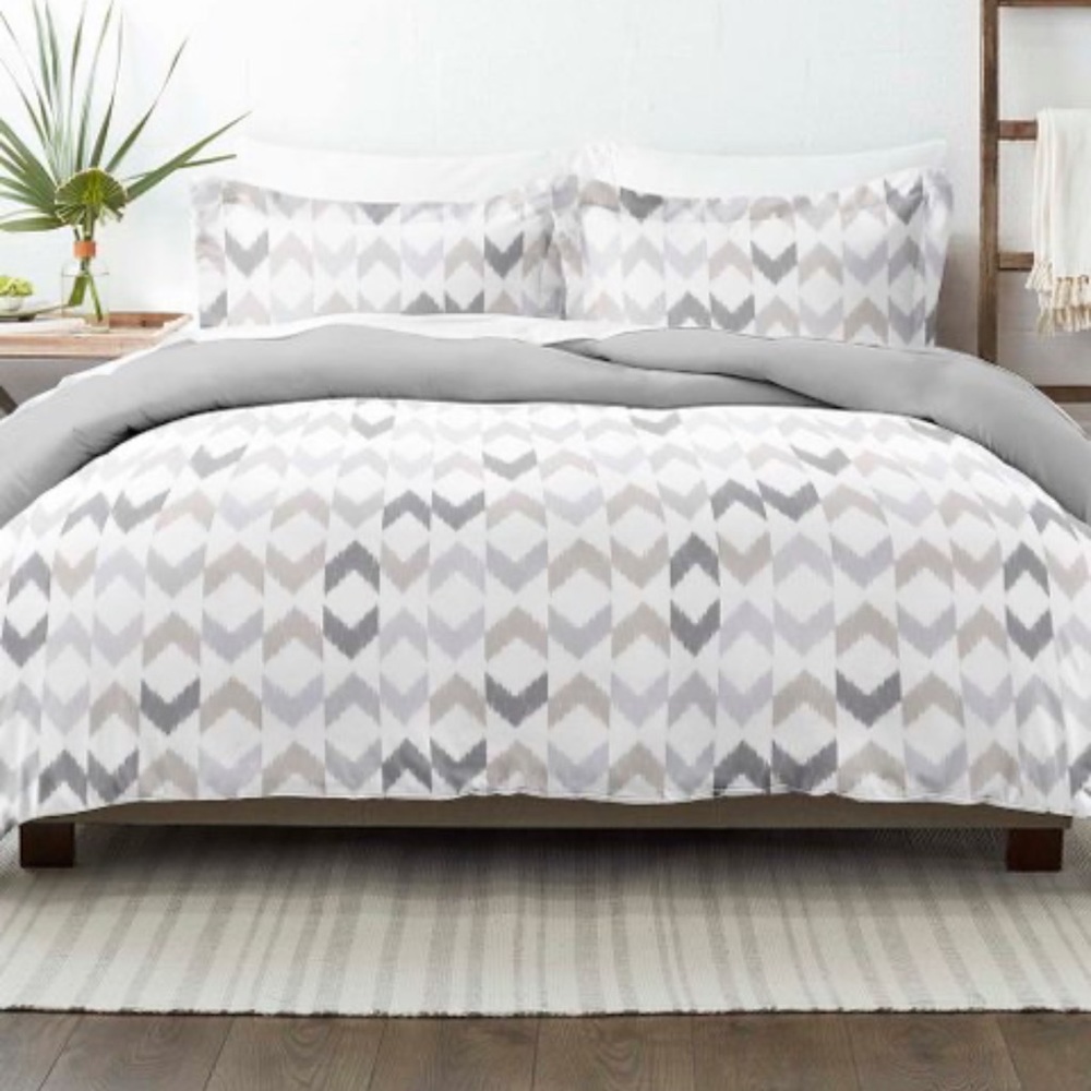 Light Gray Chevron Reversible Duvet Cover Set